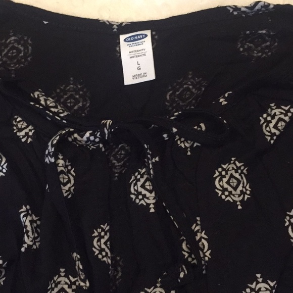 Old Navy Maternity Top Black size L - Picture 2 of 2